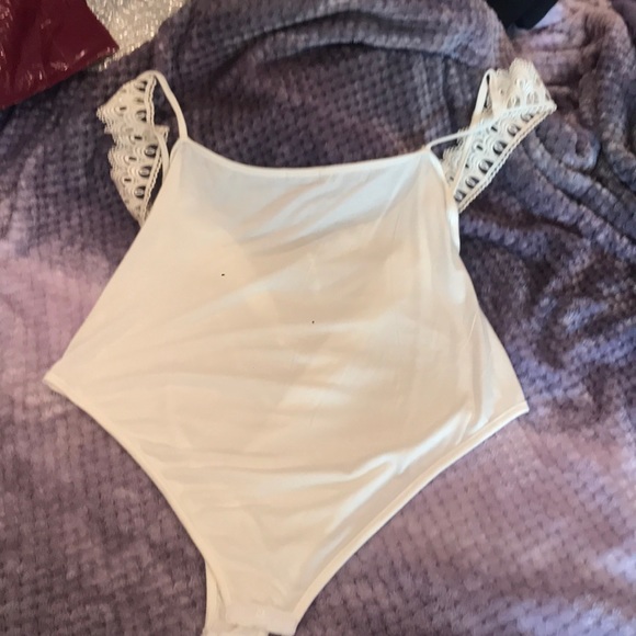 Boohoo Bodysuit - Picture 5 of 6